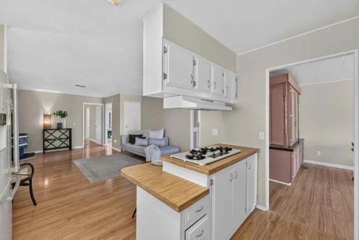 144 Holm Road 14, Watsonville, California 95076