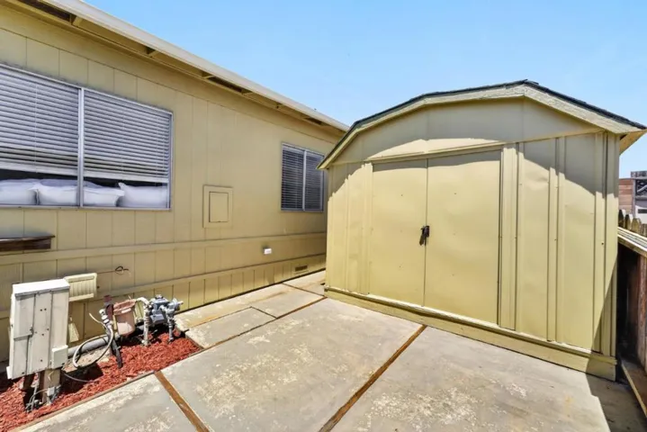 144 Holm Road 14, Watsonville, California 95076