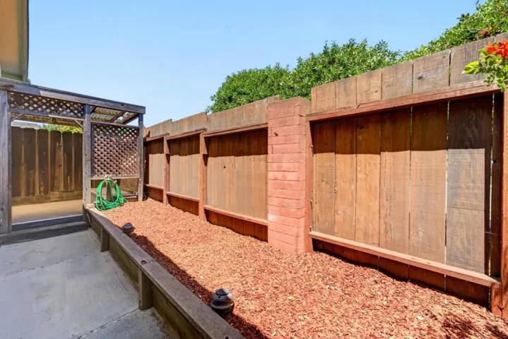 144 Holm Road 14, Watsonville, California 95076