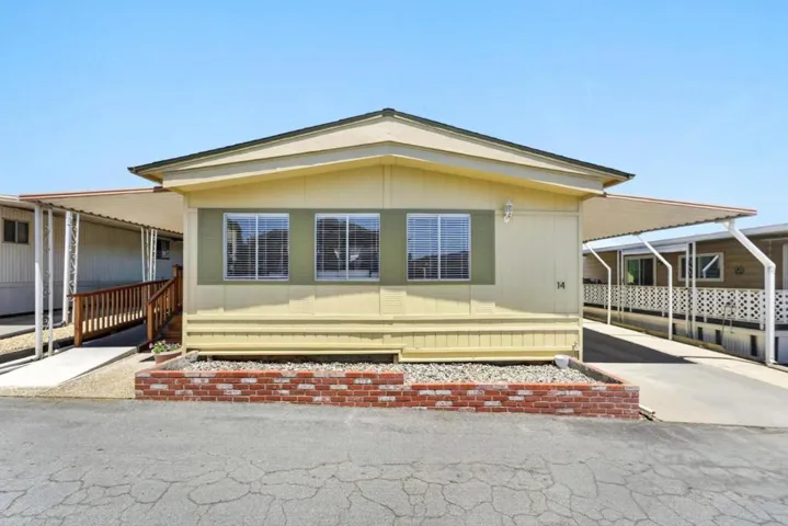 144 Holm Road 14, Watsonville, California 95076