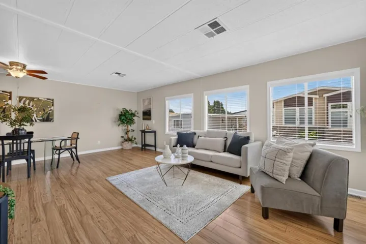 144 Holm Road 14, Watsonville, California 95076