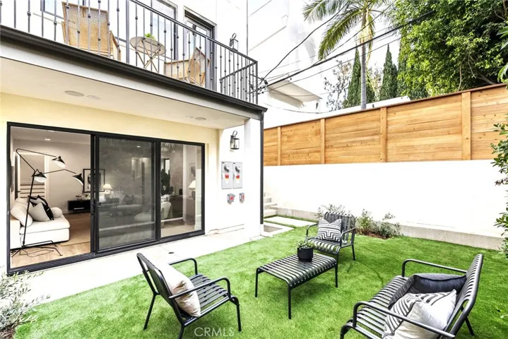 1869 Benecia, Los Angeles, California 90025