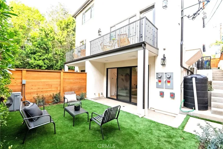 1869 Benecia, Los Angeles, California 90025