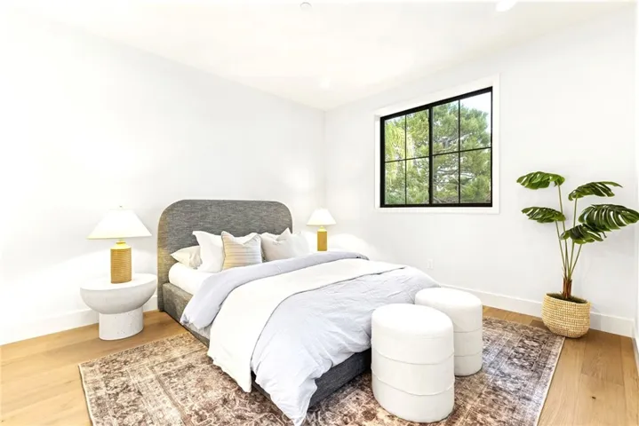 1869 Benecia, Los Angeles, California 90025