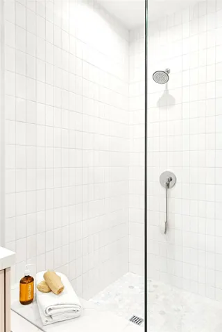 1869 Benecia, Los Angeles, California 90025