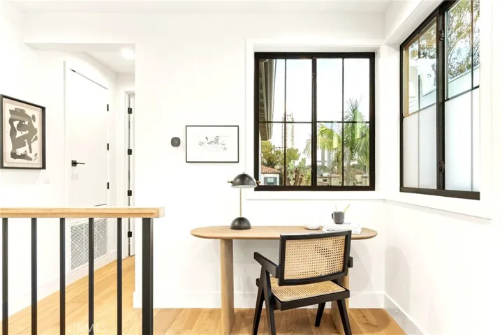 1869 Benecia, Los Angeles, California 90025