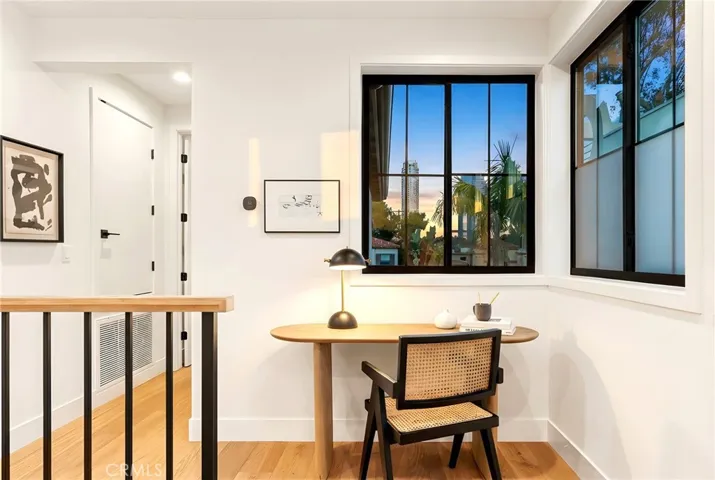 1869 Benecia, Los Angeles, California 90025