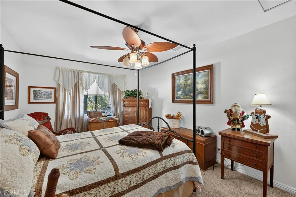 Guest suite bedroom
