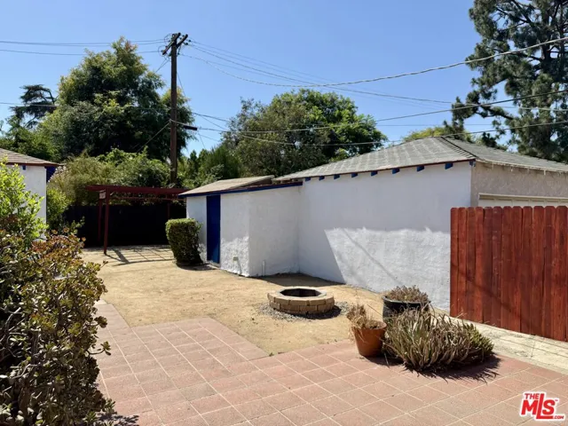 6205 Gentry Avenue, Los Angeles, California 91606