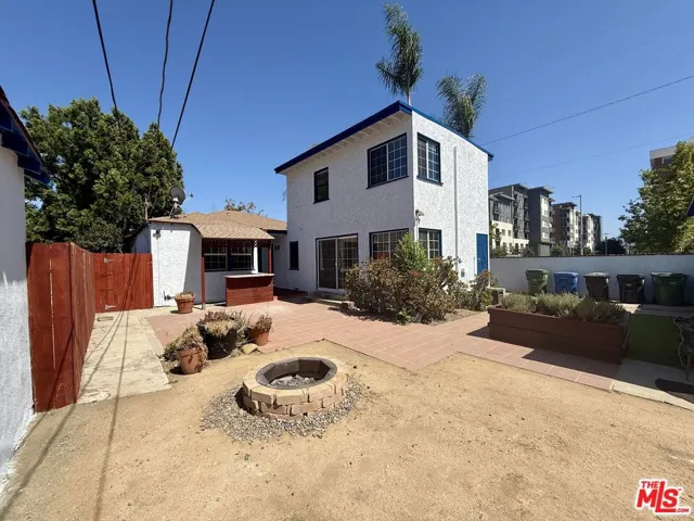 6205 Gentry Avenue, Los Angeles, California 91606