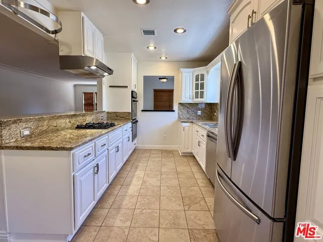 6205 Gentry Avenue, Los Angeles, California 91606