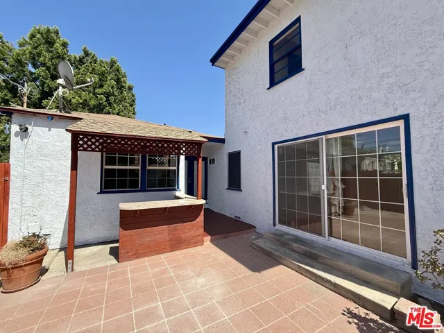 6205 Gentry Avenue, Los Angeles, California 91606