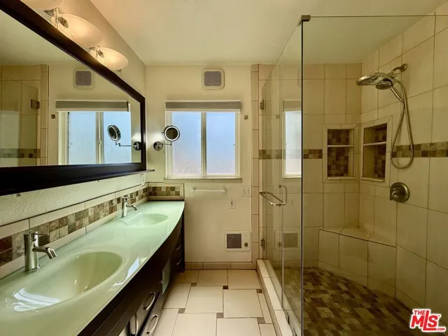 6205 Gentry Avenue, Los Angeles, California 91606