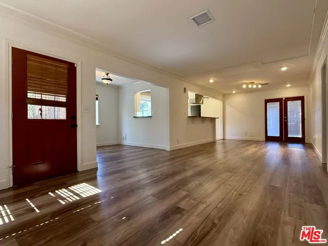 6205 Gentry Avenue, Los Angeles, California 91606