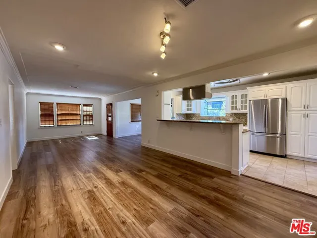 6205 Gentry Avenue, Los Angeles, California 91606