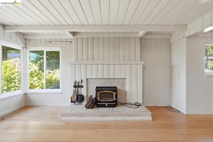 6480 Ascot Dr, Oakland, California 94611
