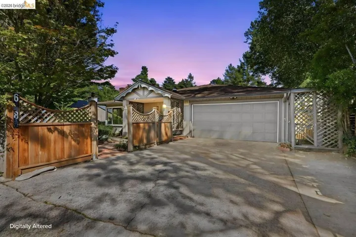 6480 Ascot Dr, Oakland, California 94611