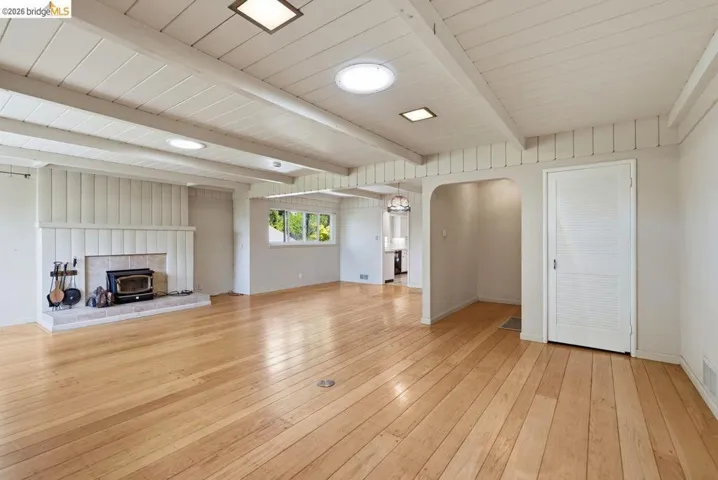 6480 Ascot Dr, Oakland, California 94611