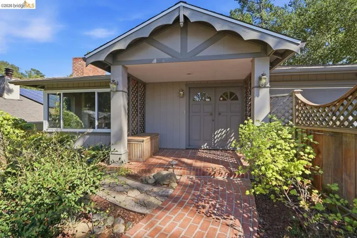 6480 Ascot Dr, Oakland, California 94611