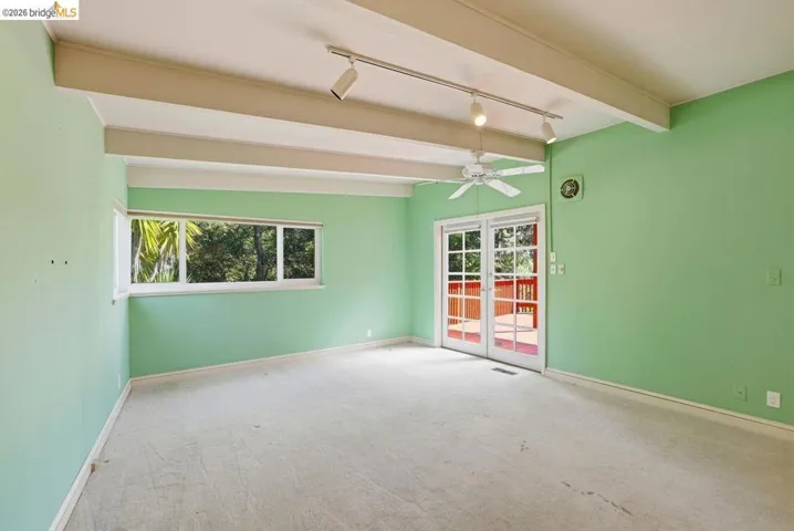 6480 Ascot Dr, Oakland, California 94611
