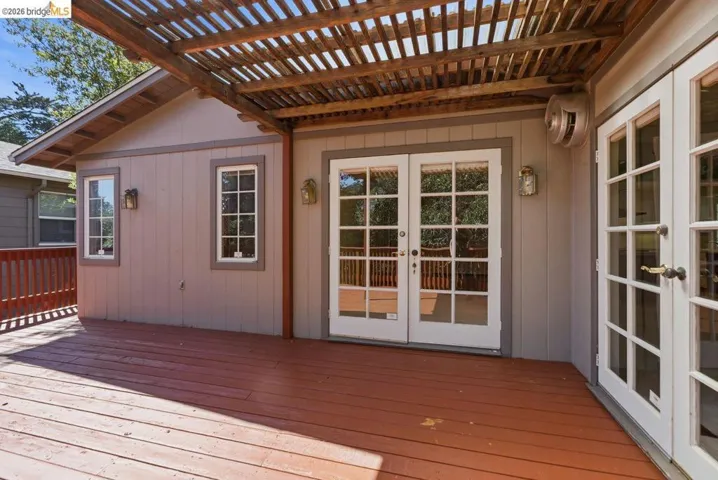 6480 Ascot Dr, Oakland, California 94611