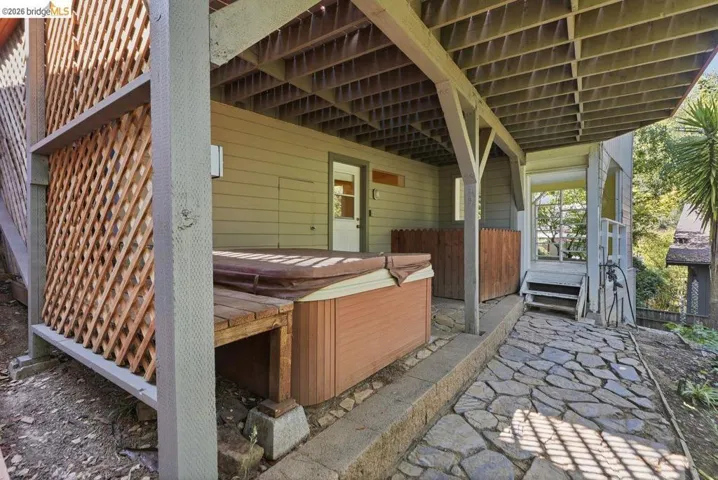 6480 Ascot Dr, Oakland, California 94611