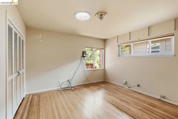 6480 Ascot Dr, Oakland, California 94611