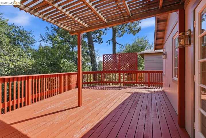 6480 Ascot Dr, Oakland, California 94611