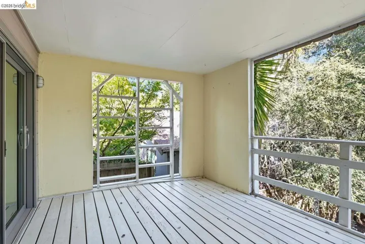 6480 Ascot Dr, Oakland, California 94611