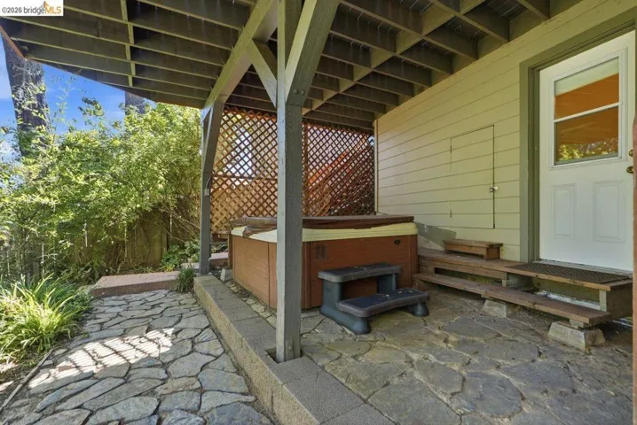 6480 Ascot Dr, Oakland, California 94611