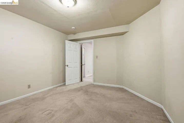 6480 Ascot Dr, Oakland, California 94611