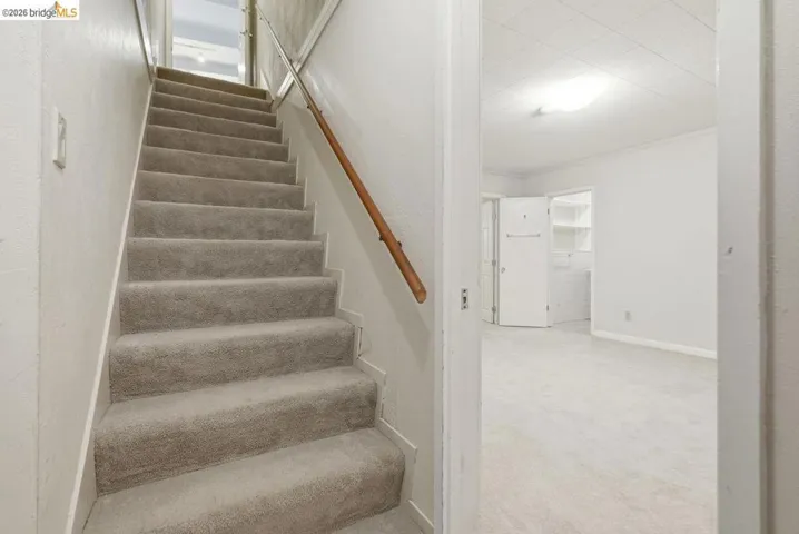 6480 Ascot Dr, Oakland, California 94611