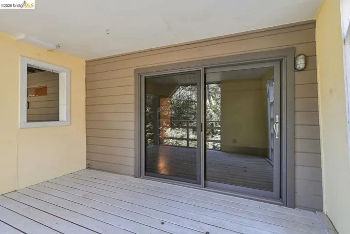 6480 Ascot Dr, Oakland, California 94611