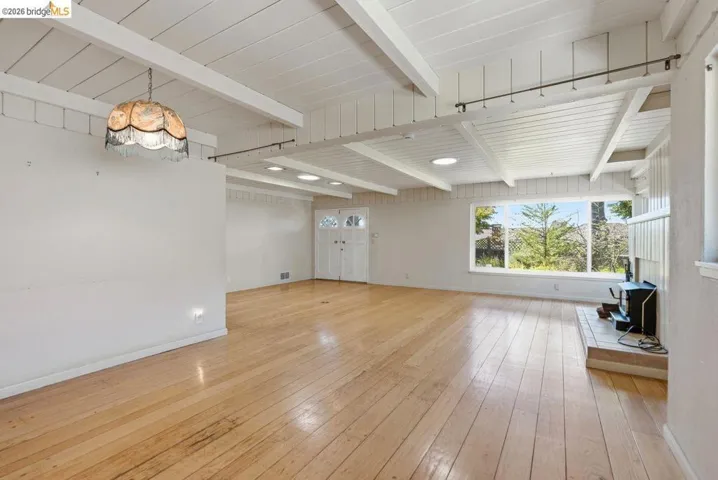 6480 Ascot Dr, Oakland, California 94611