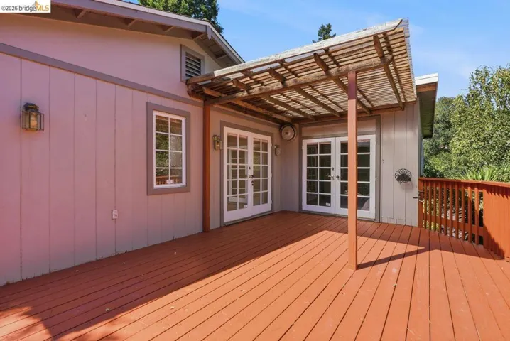6480 Ascot Dr, Oakland, California 94611