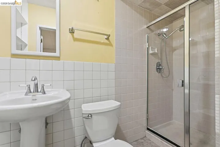 6480 Ascot Dr, Oakland, California 94611