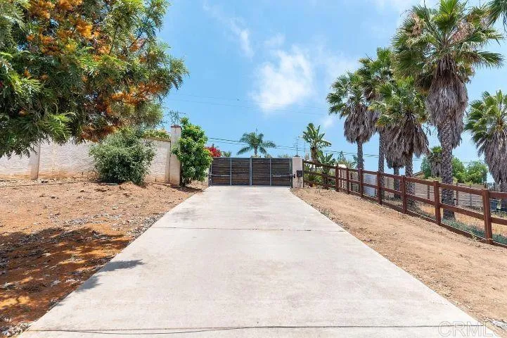 29979 Robbie Lane, Vista, California 92084