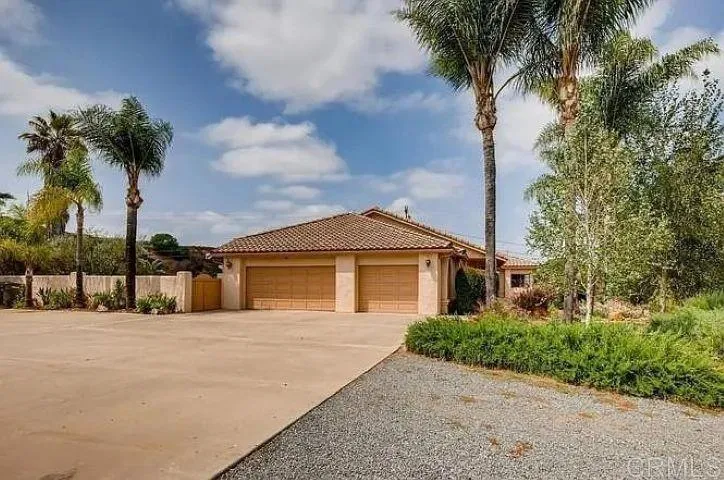 29979 Robbie Lane, Vista, California 92084