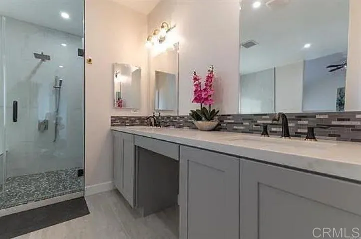 29979 Robbie Lane, Vista, California 92084