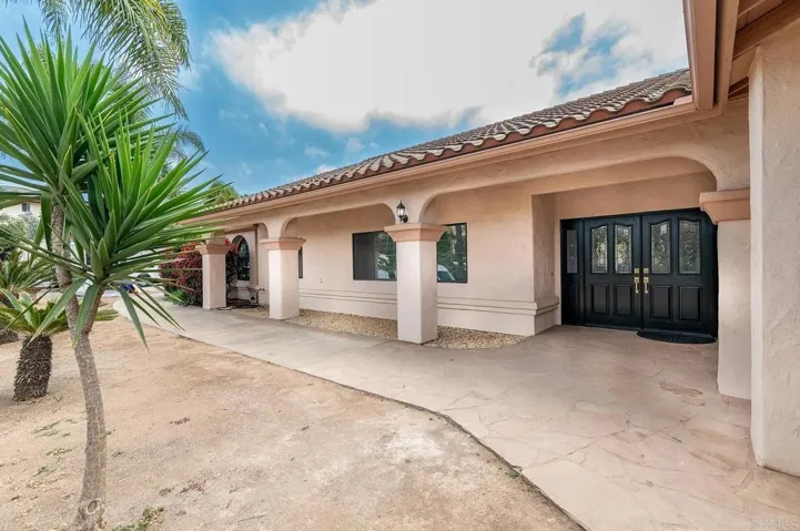 29979 Robbie Lane, Vista, California 92084