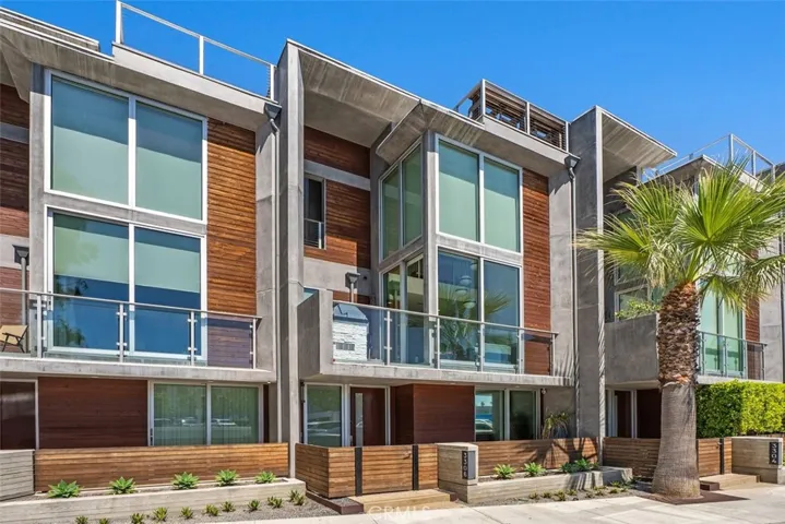 3306 Via Oporto, Newport Beach, California 92663