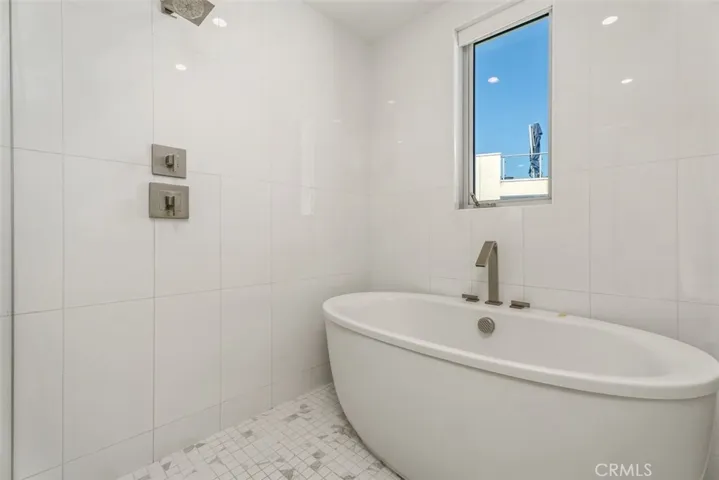 3306 Via Oporto, Newport Beach, California 92663