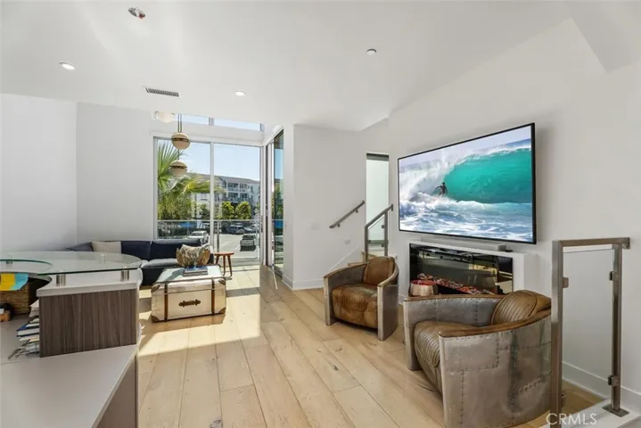 3306 Via Oporto, Newport Beach, California 92663