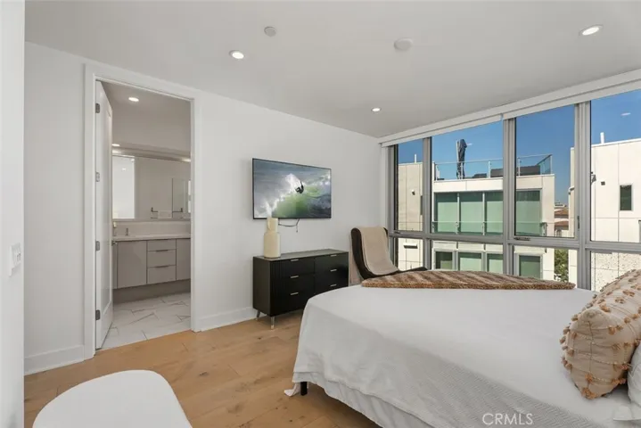 3306 Via Oporto, Newport Beach, California 92663