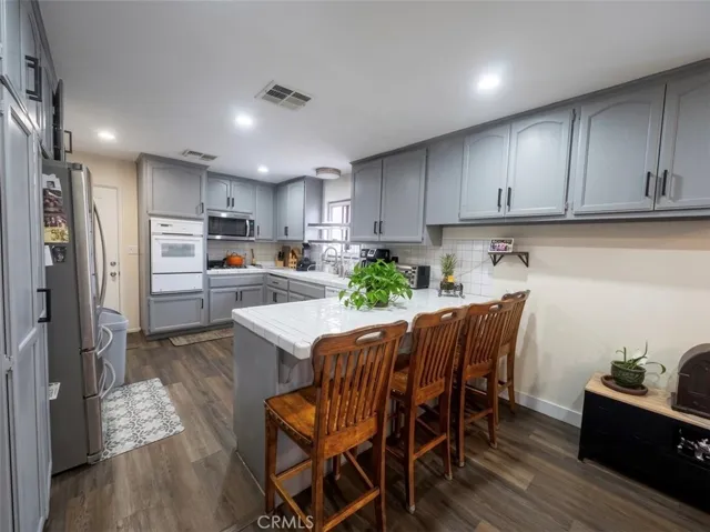 7245 Lyons, Hesperia, California 92345