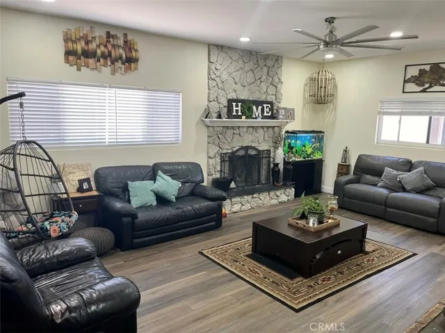 7245 Lyons, Hesperia, California 92345