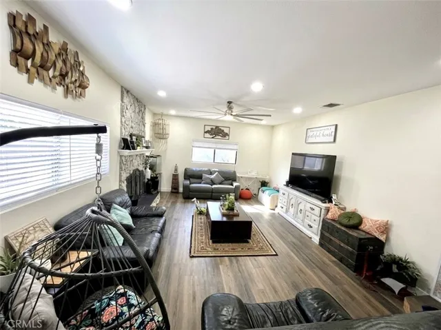 7245 Lyons, Hesperia, California 92345