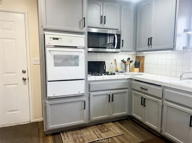 7245 Lyons, Hesperia, California 92345