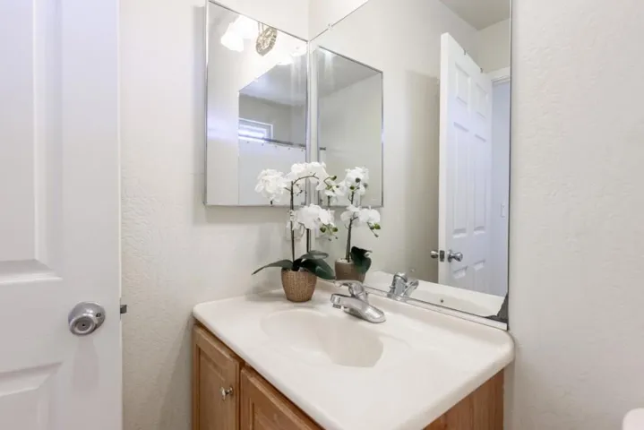 240 Bobs Lane, Scotts Valley, California 95066
