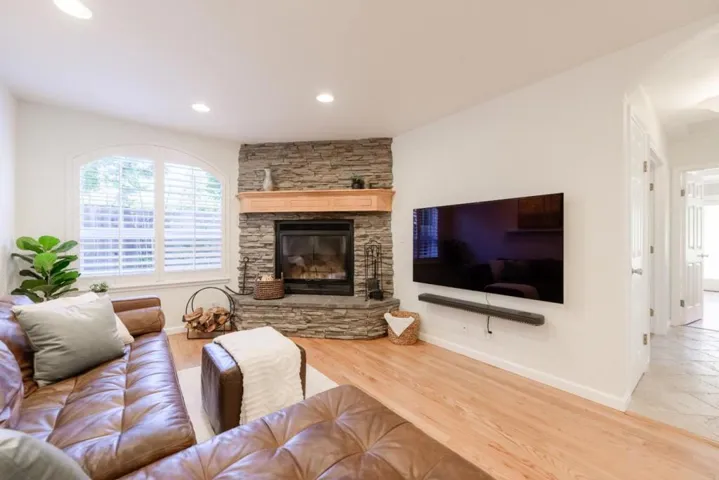 240 Bobs Lane, Scotts Valley, California 95066